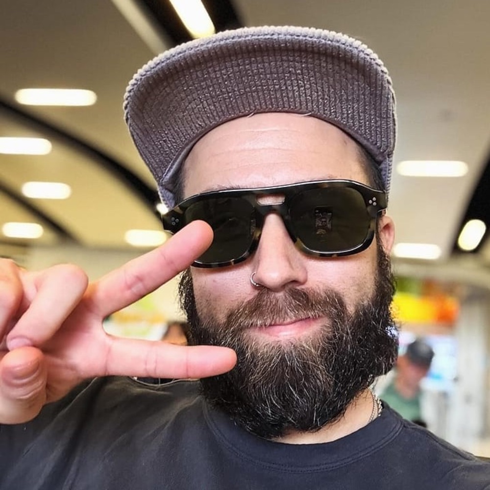 AKILA Dillinger - NWOT